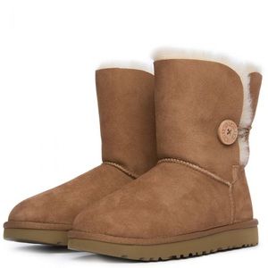 UGG Bailey Button Boots / Chestnut
